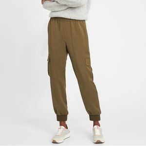 Banana Republic Luxe Satin Cargo Jogger Pants Green Small NWT